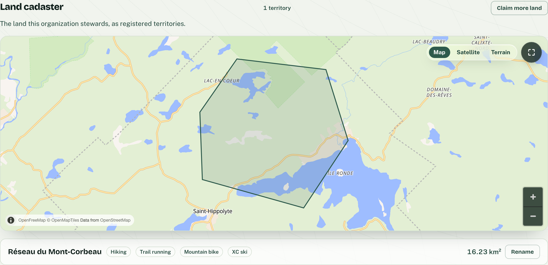 The org’s land record: its territory drawn on the map, with the network name, the sports practised and the area.